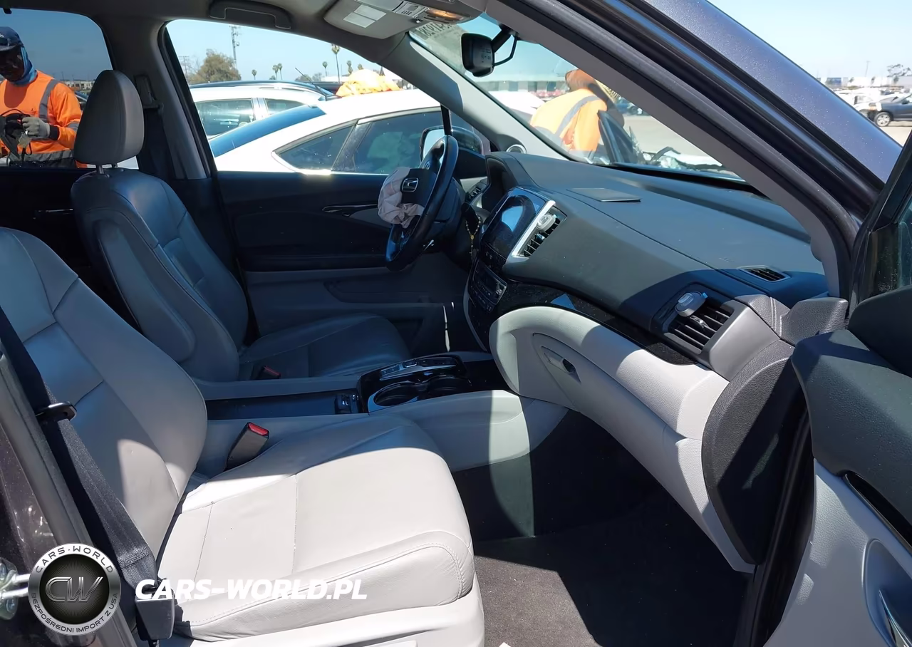 2016 Honda Pilot Touring VIN:5FNYF5H94GB026405 - 5