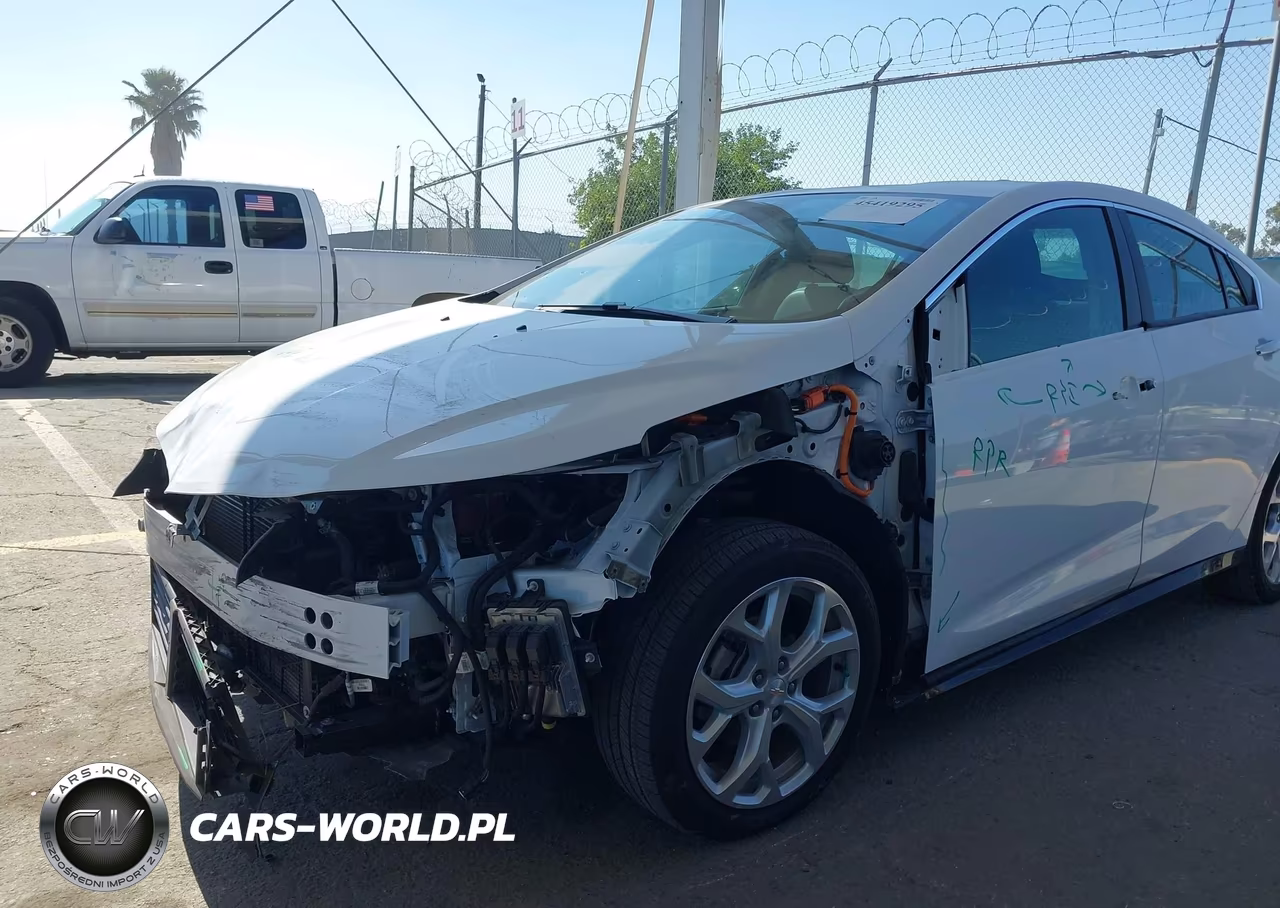 2018 Chevrolet Volt Premier VIN:1G1RD6S50JU157568 - 6