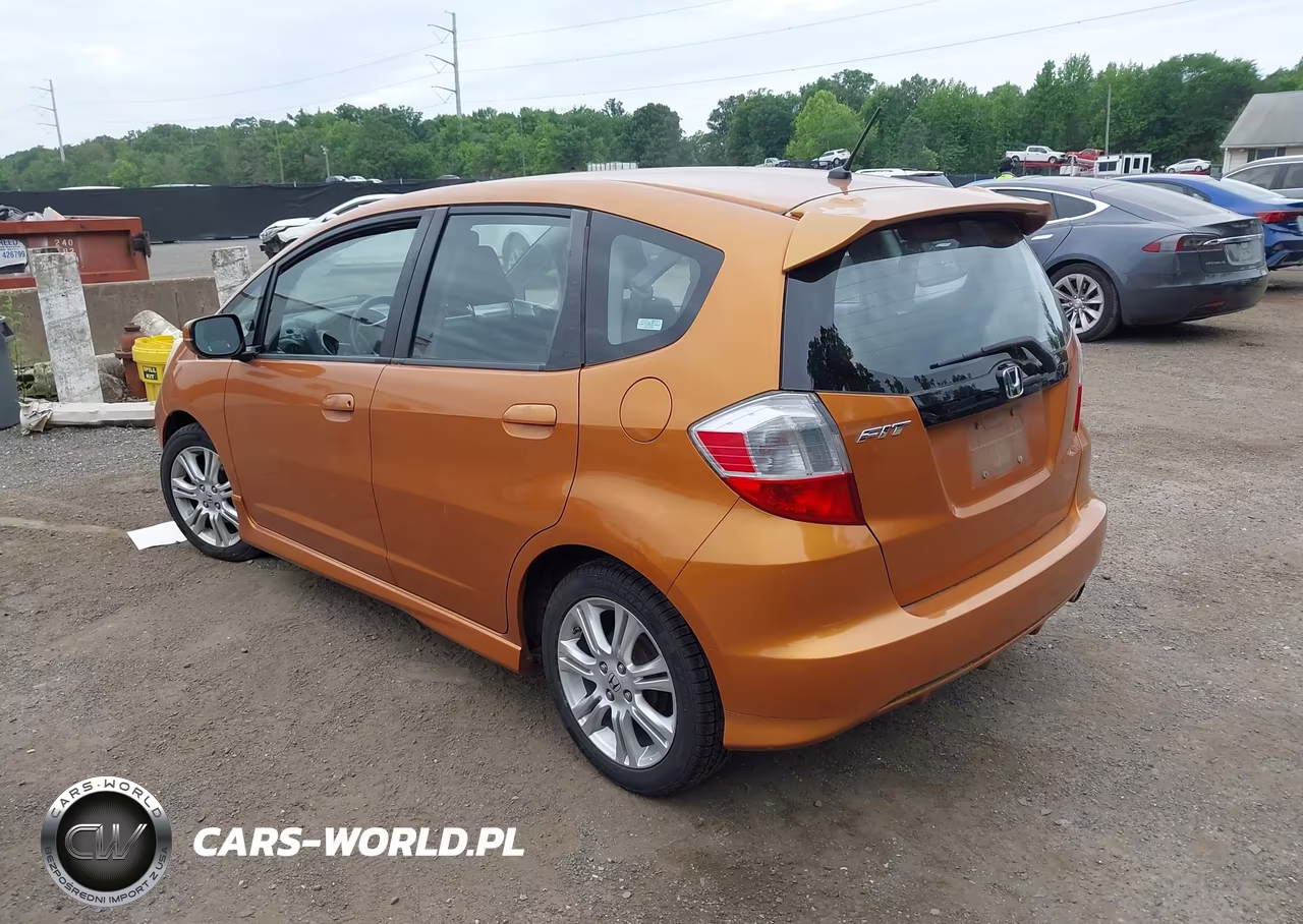 2009 Honda Fit Sport VIN:JHMGE88429S033684 - 3