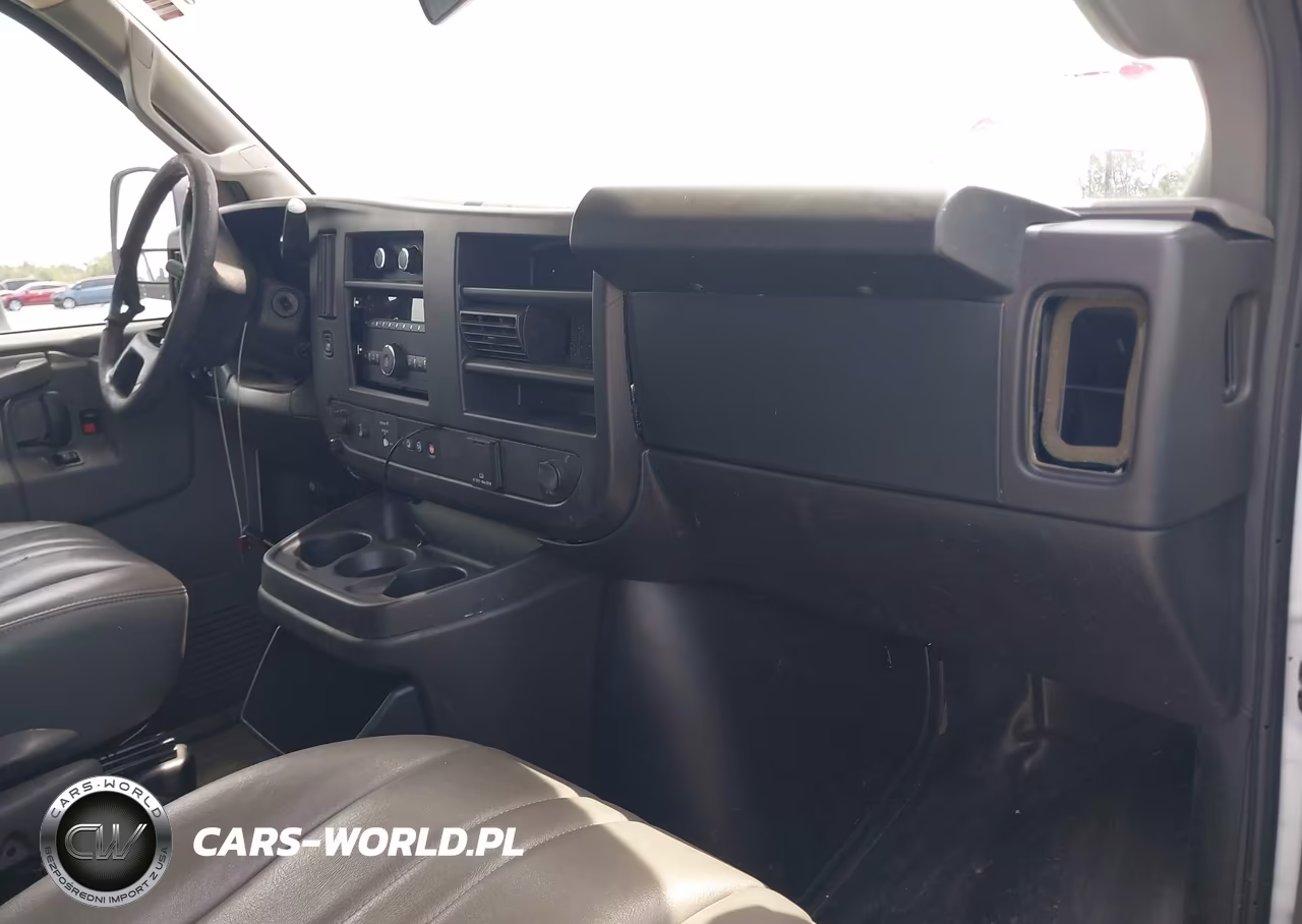 2024 Chevrolet Express 2500 Cargo Utility - Service Van VIN:1GCWGAF78R1179279 - 5
