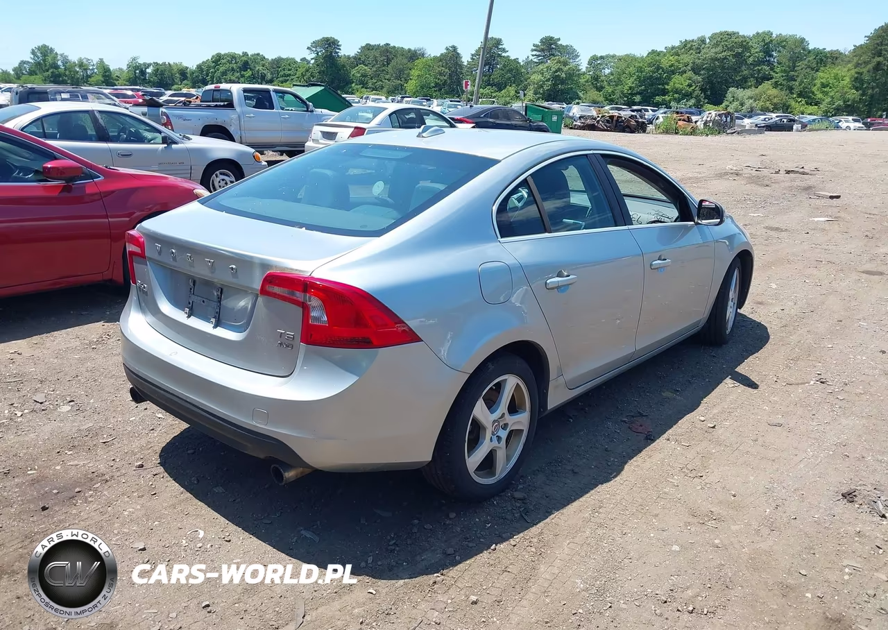 2013 Volvo S60 T5-T5 Platinum-T5 Premier-T5 Premier Plus VIN:YV1612FH8D2176475 - 4