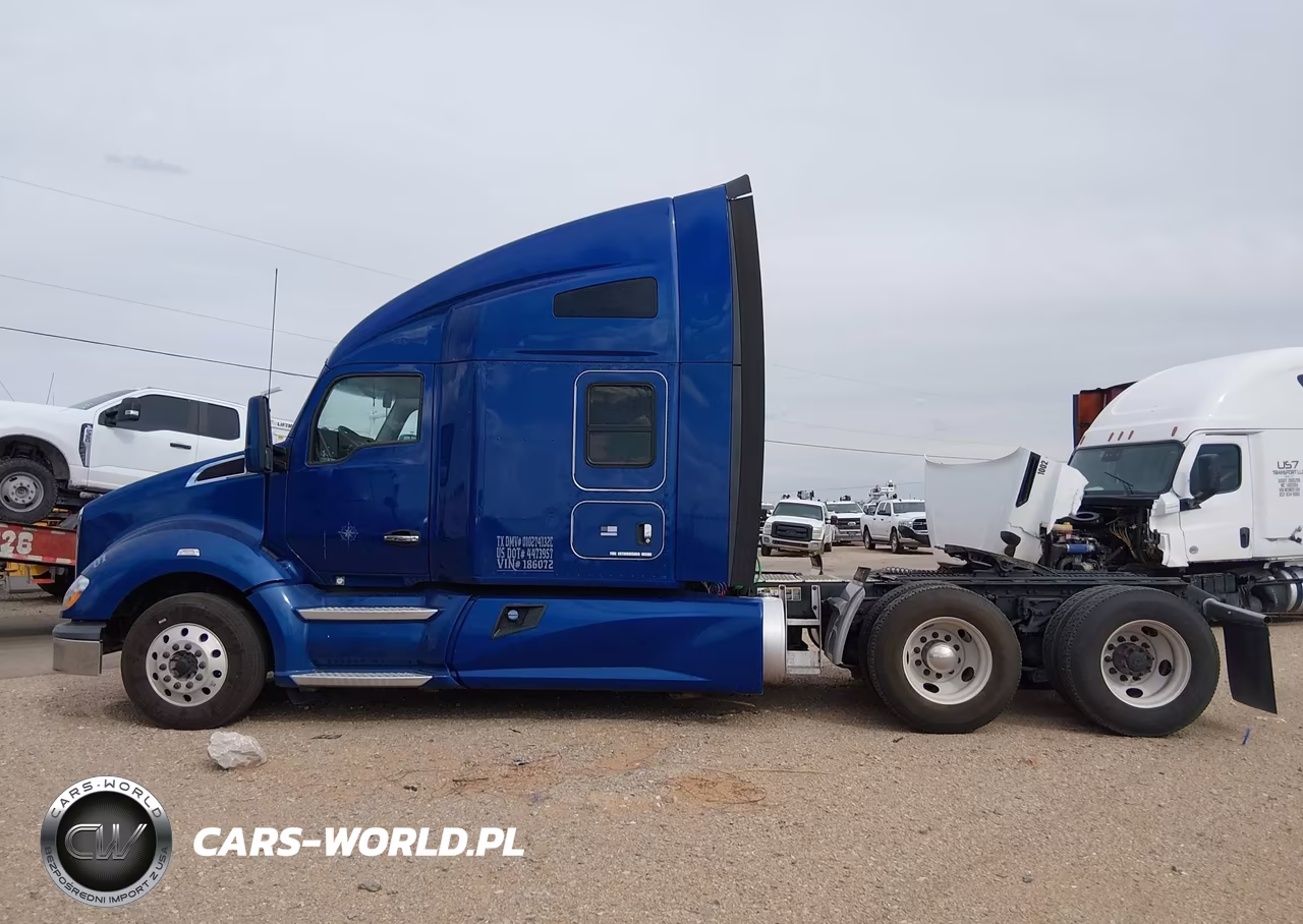 2018 Kenworth T680 VIN:1XKYDP9X9JJ186072 - 16