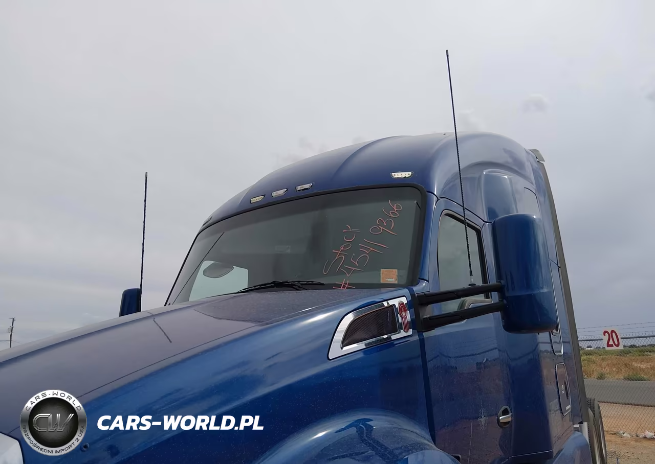 2018 Kenworth T680 VIN:1XKYDP9X9JJ186072 - 18