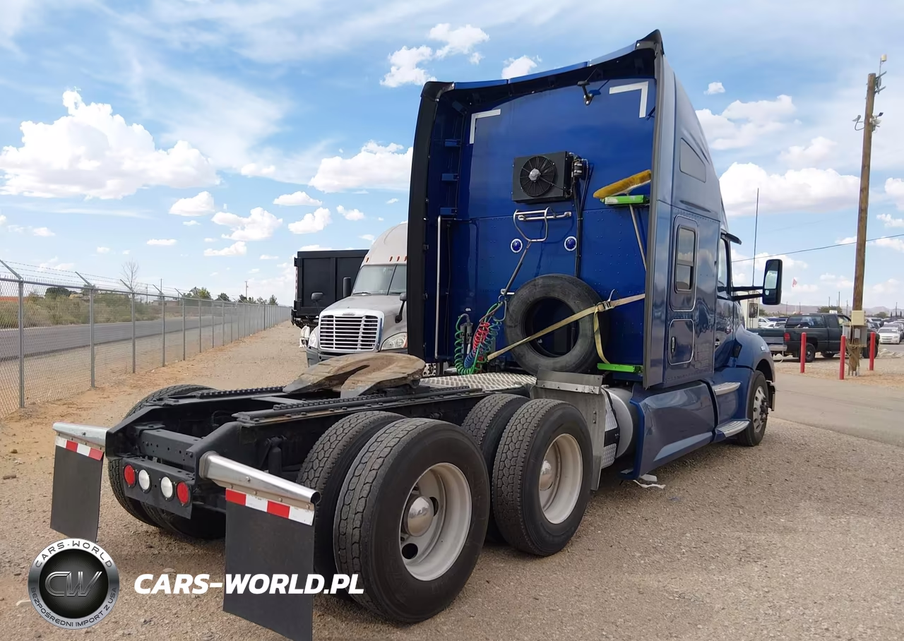 2018 Kenworth T680 VIN:1XKYDP9X9JJ186072 - 4