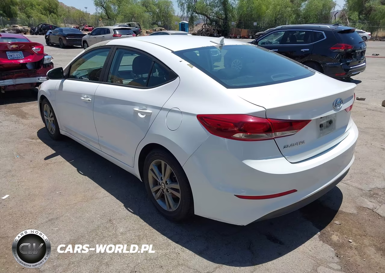 2018 Hyundai Elantra Sel VIN:5NPD84LF0JH220521 - 3