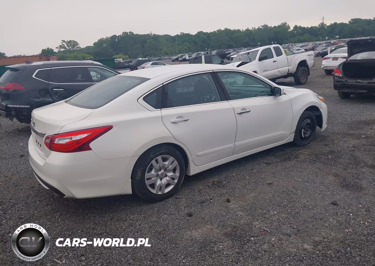 2016 Nissan Altima 2.5 S VIN:1N4AL3AP2GC189192 - 4