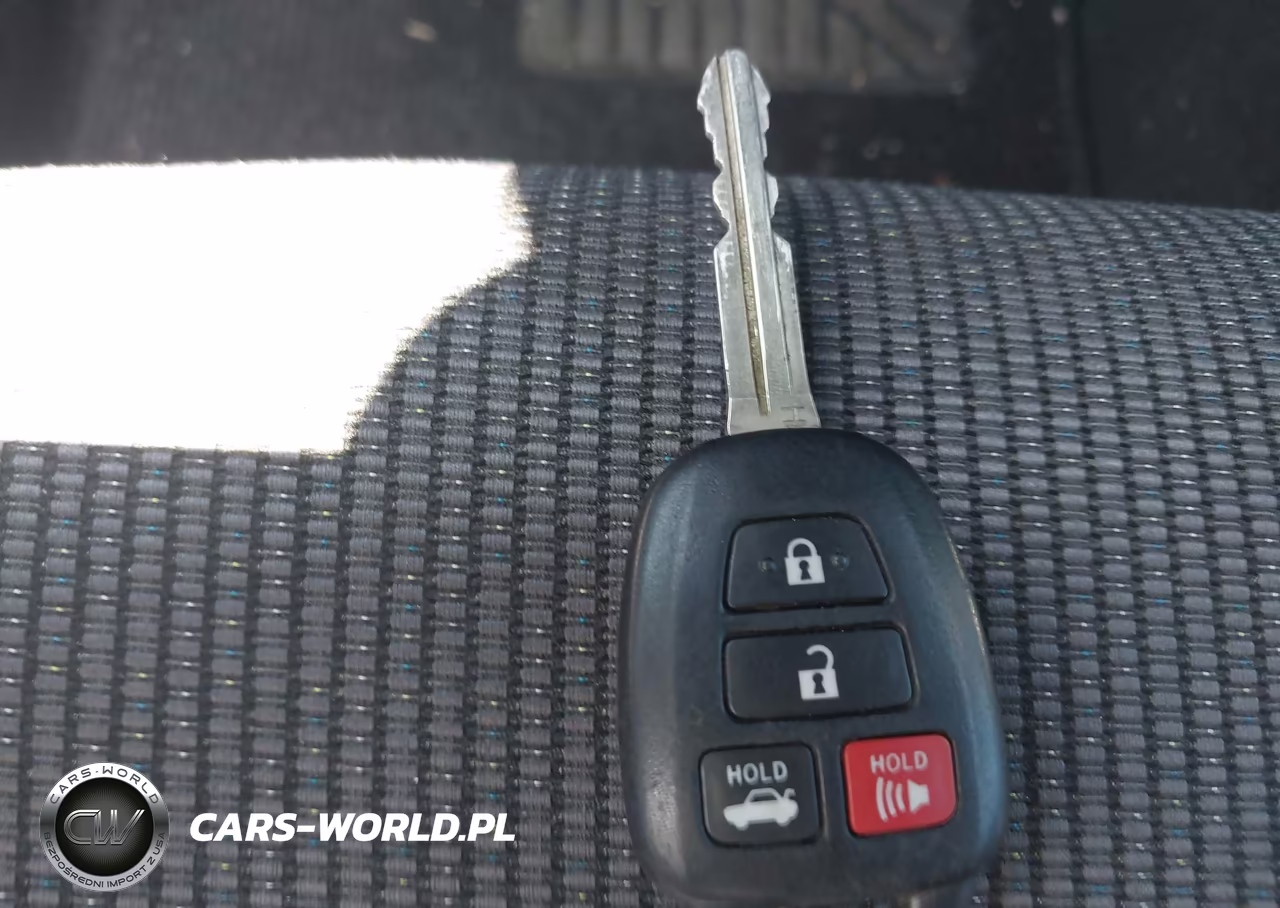 TOYOTA COROLLA L VIN:2T1BURHE1GC743039 - 11