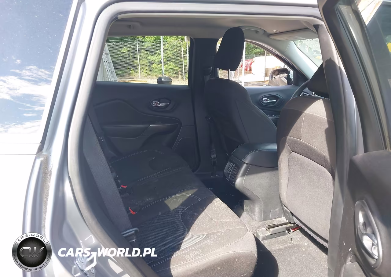 2019 Jeep Cherokee Latitude Fwd VIN:1C4PJLCB6KD344793 - 8