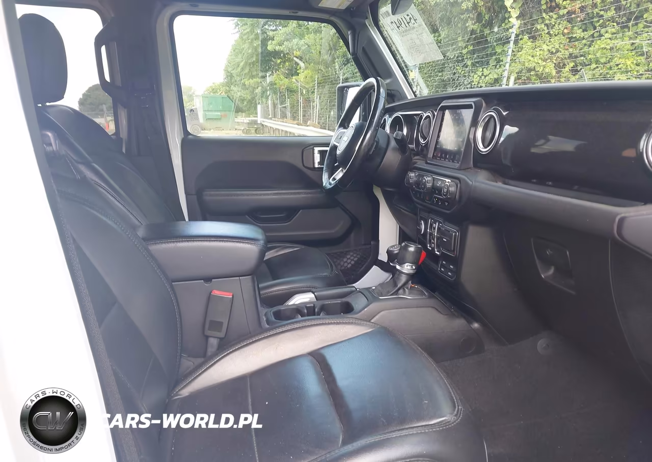 2020 Jeep Wrangler Unlimited Sahara Altitude 4X4 VIN:1C4HJXEG4LW211931 - 5