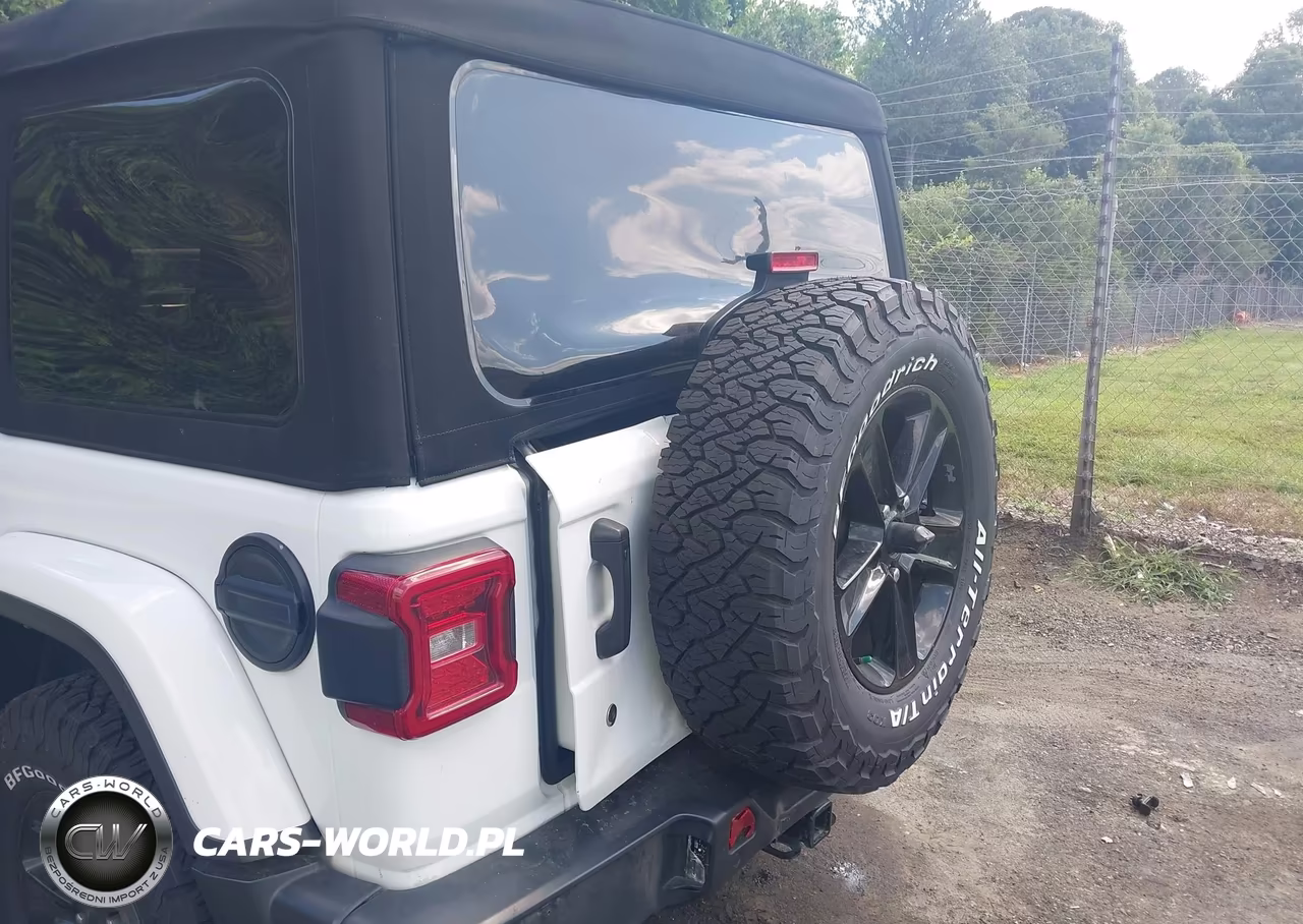 2020 Jeep Wrangler Unlimited Sahara Altitude 4X4 VIN:1C4HJXEG4LW211931 - 6