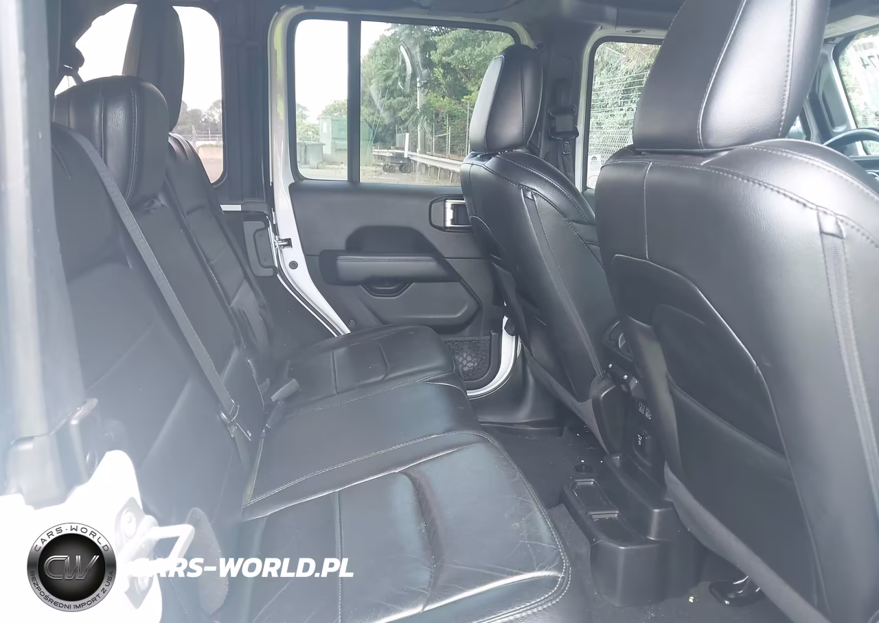 2020 Jeep Wrangler Unlimited Sahara Altitude 4X4 VIN:1C4HJXEG4LW211931 - 8