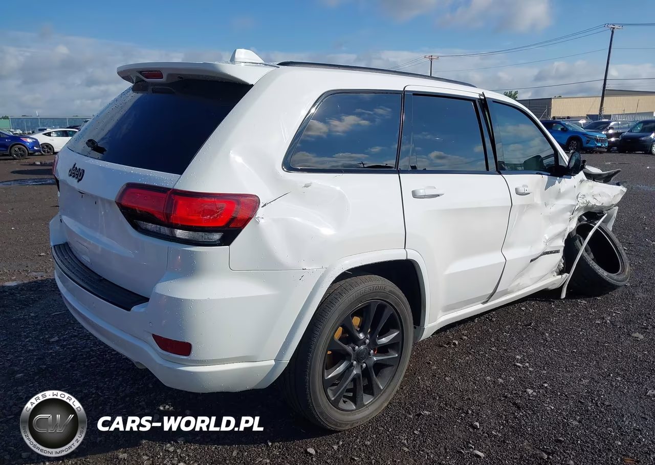 2018 Jeep Grand Cherokee Altitude 4X4 VIN:1C4RJFAG6JC258820 - 4