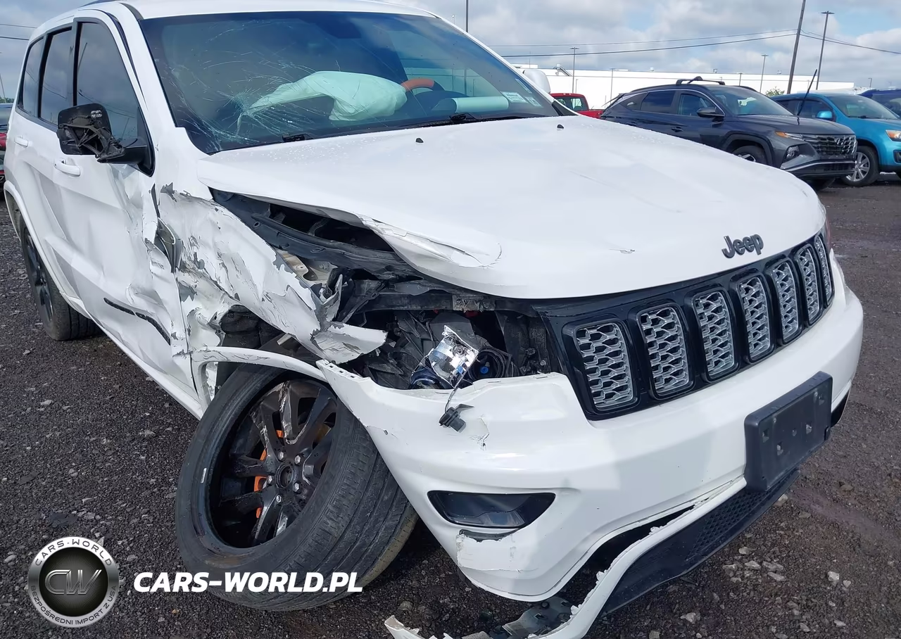 2018 Jeep Grand Cherokee Altitude 4X4 VIN:1C4RJFAG6JC258820 - 6