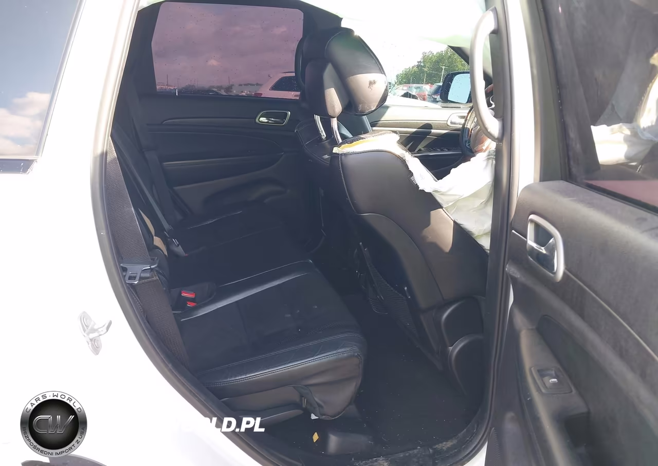 2018 Jeep Grand Cherokee Altitude 4X4 VIN:1C4RJFAG6JC258820 - 8