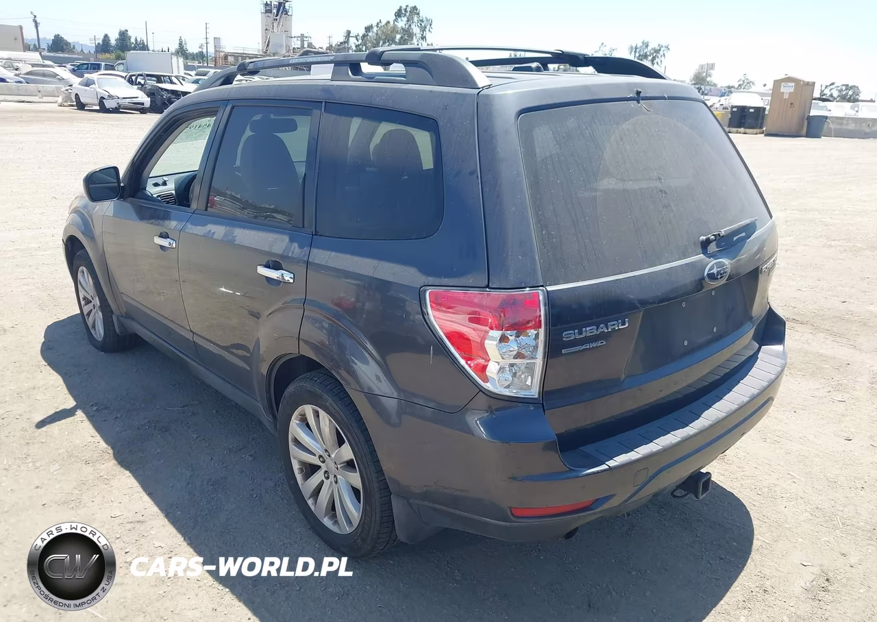 2013 Subaru Forester 2.5X Premium VIN:JF2SHADC5DH405226 - 3
