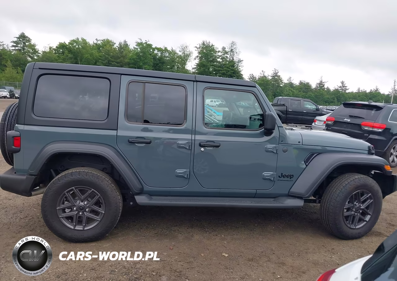 2025 Jeep Wrangler 4-Door Summit 4X4 VIN:1C4PJXDG7SW564028 - 13