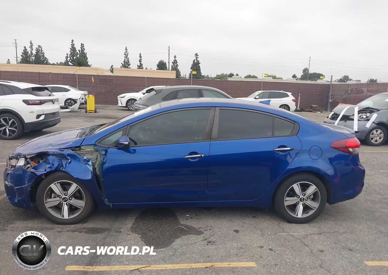 2018 Kia Forte S VIN:3KPFL4A7XJE218170 - 14