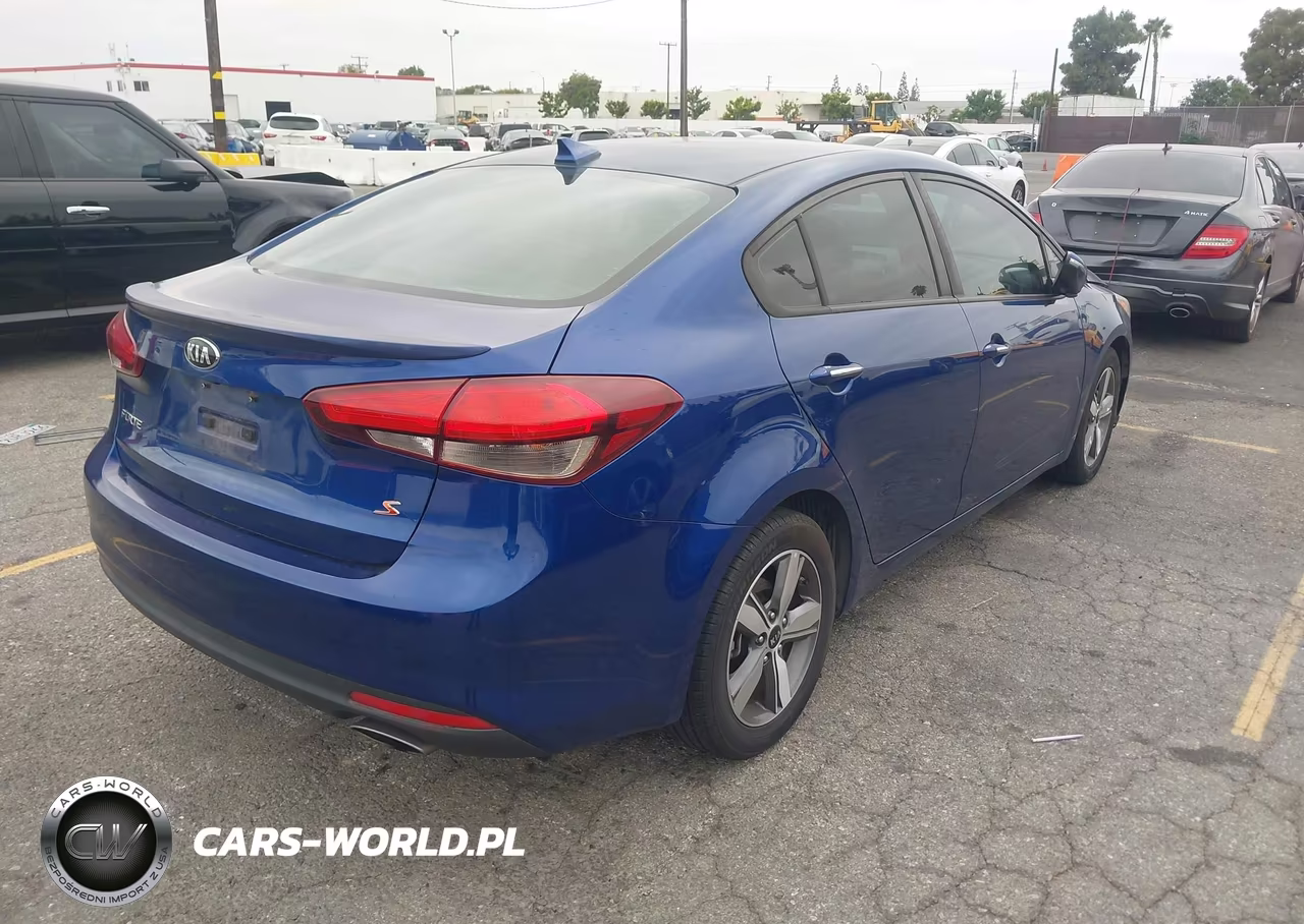 2018 Kia Forte S VIN:3KPFL4A7XJE218170 - 4