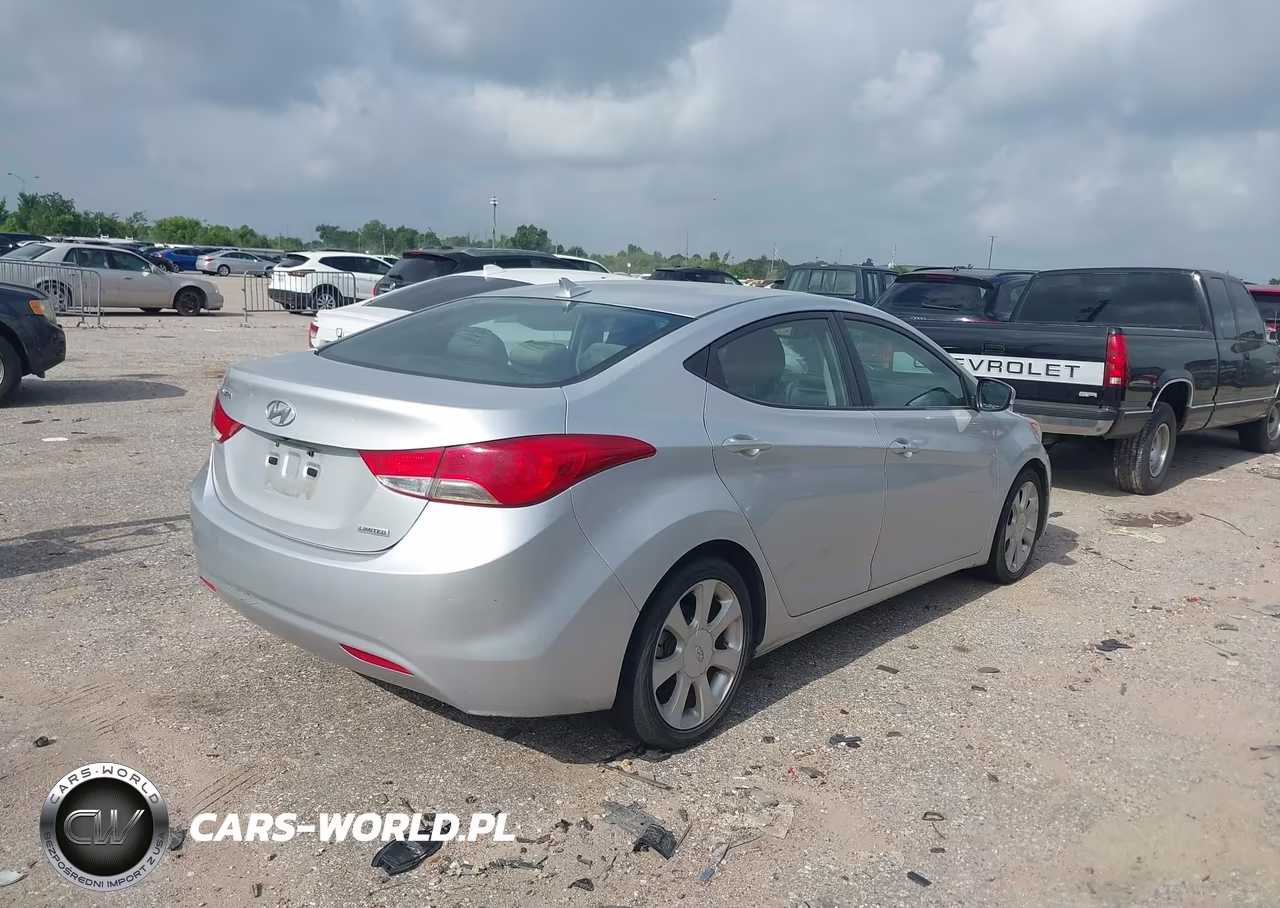 2013 Hyundai Elantra Limited VIN:KMHDH4AE2DU787393 - 4