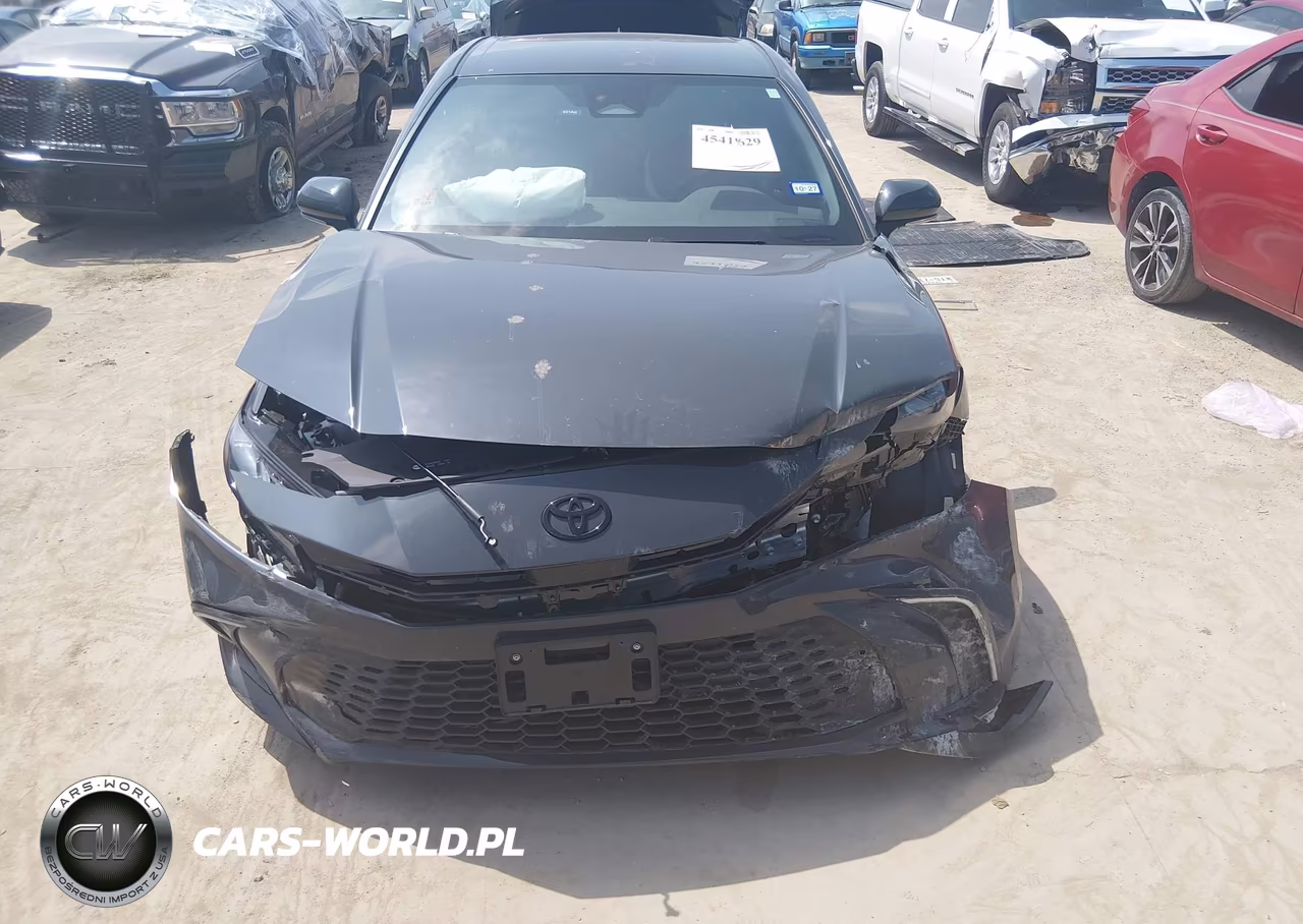 2026 Toyota Camry Se VIN:4T1DAACK0TU233340 - 12