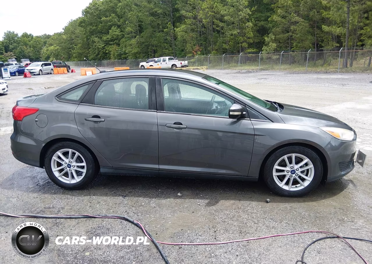 2017 Ford Focus Se VIN:1FADP3F23HL292024 - 13