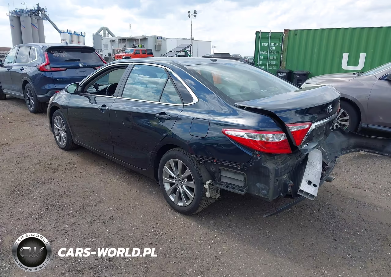 2015 Toyota Camry Xle VIN:4T4BF1FK1FR495088 - 3