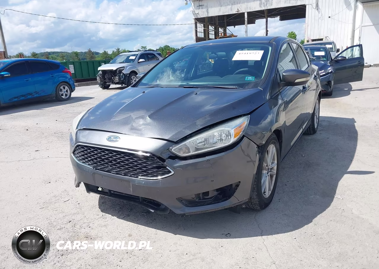 2015 Ford Focus Se VIN:1FADP3F29FL252026 - 6