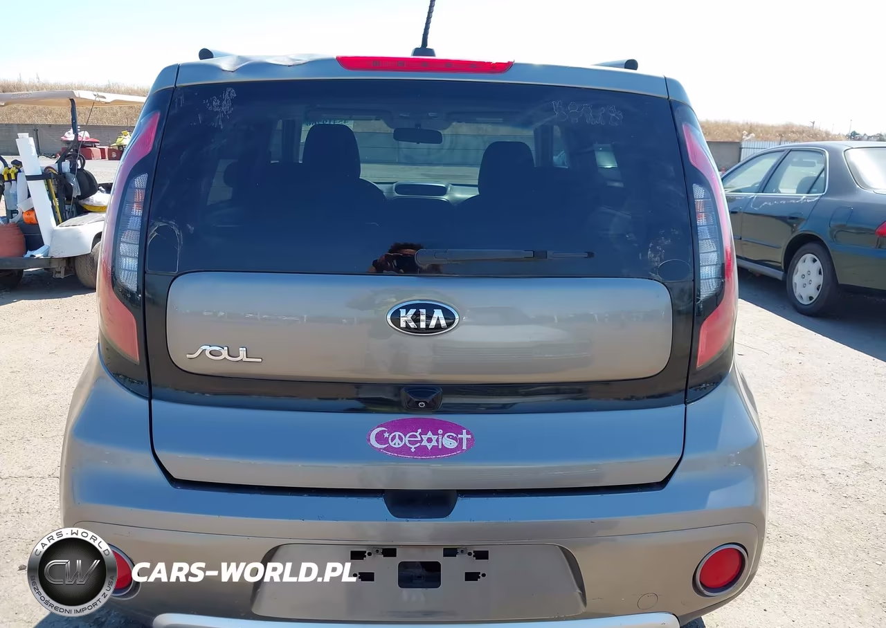 2018 Kia Soul + VIN:KNDJP3A5XJ7530478 - 16