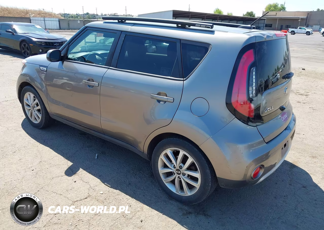 2018 Kia Soul + VIN:KNDJP3A5XJ7530478 - 3