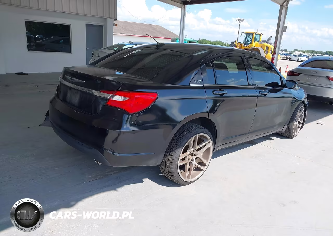 2012 Chrysler 200 S VIN:1C3CCBHG7CN306223 - 4