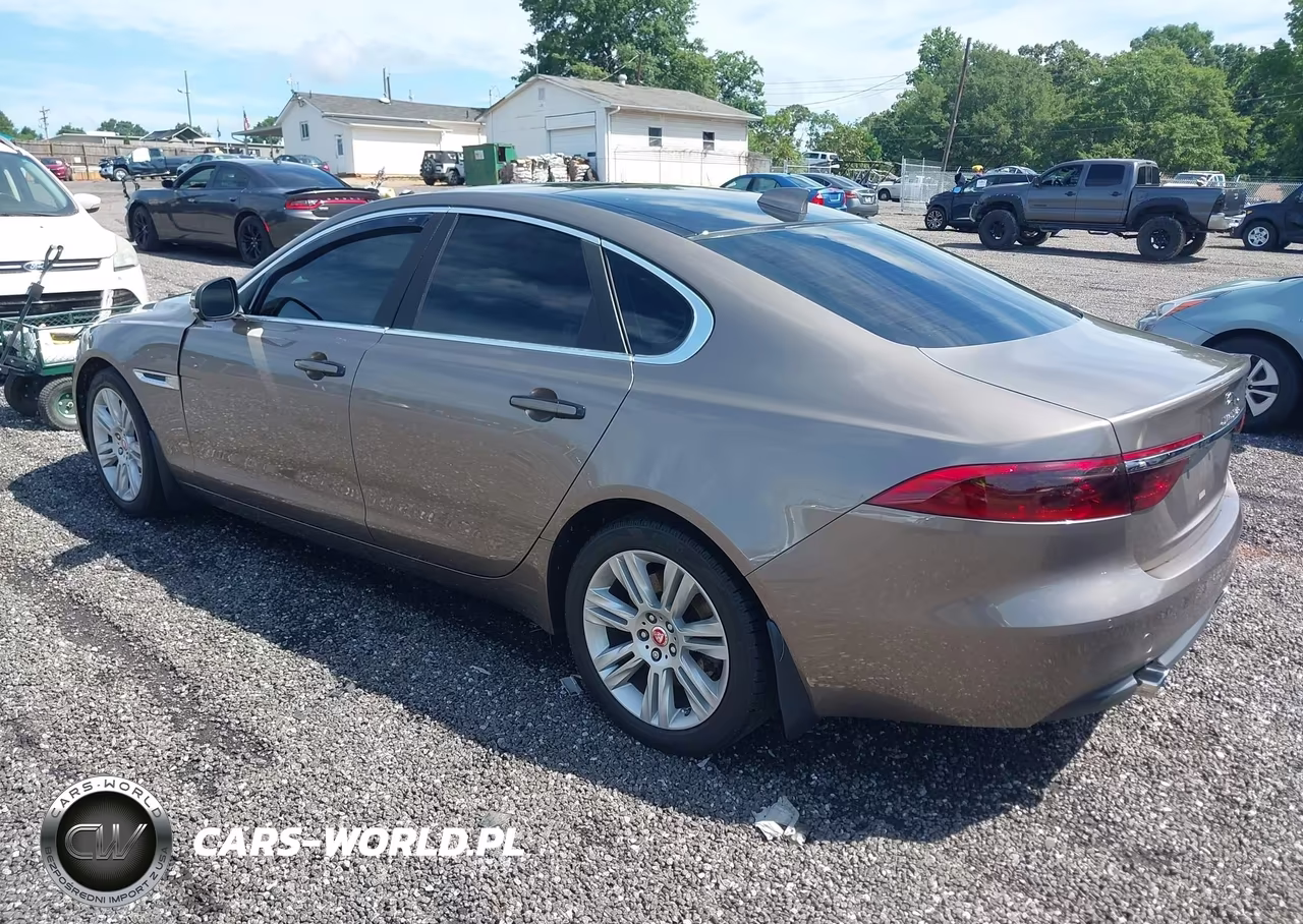 2017 Jaguar Xf 35T Premium VIN:SAJBD4BV5HCY35679 - 3