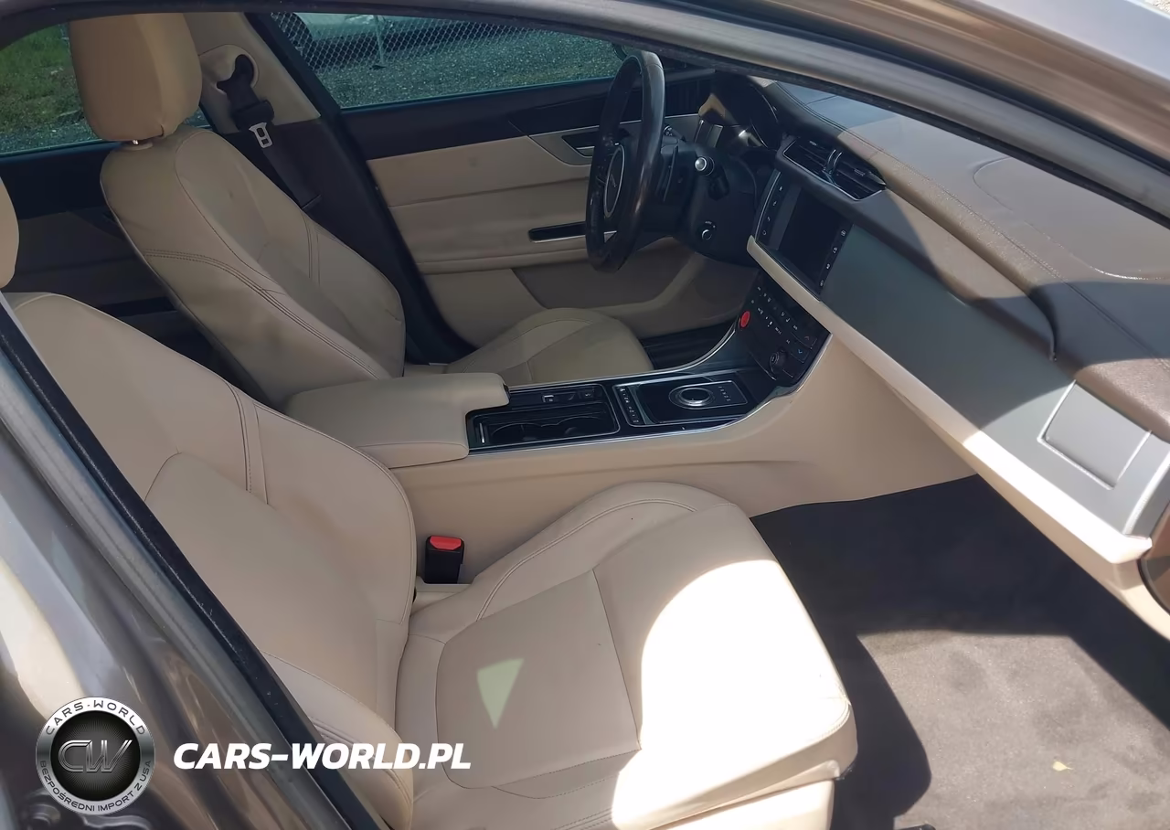 2017 Jaguar Xf 35T Premium VIN:SAJBD4BV5HCY35679 - 5