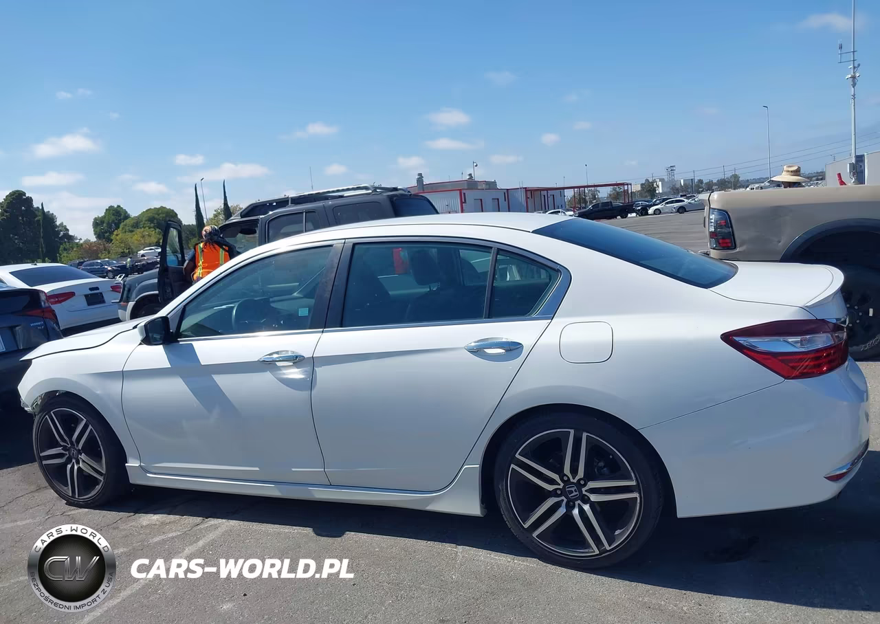 2016 Honda Accord Sport VIN:1HGCR2F50GA173637 - 15
