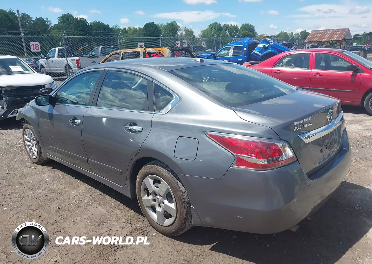 2015 Nissan Altima 2.5 S VIN:1N4AL3AP2FN337411 - 3