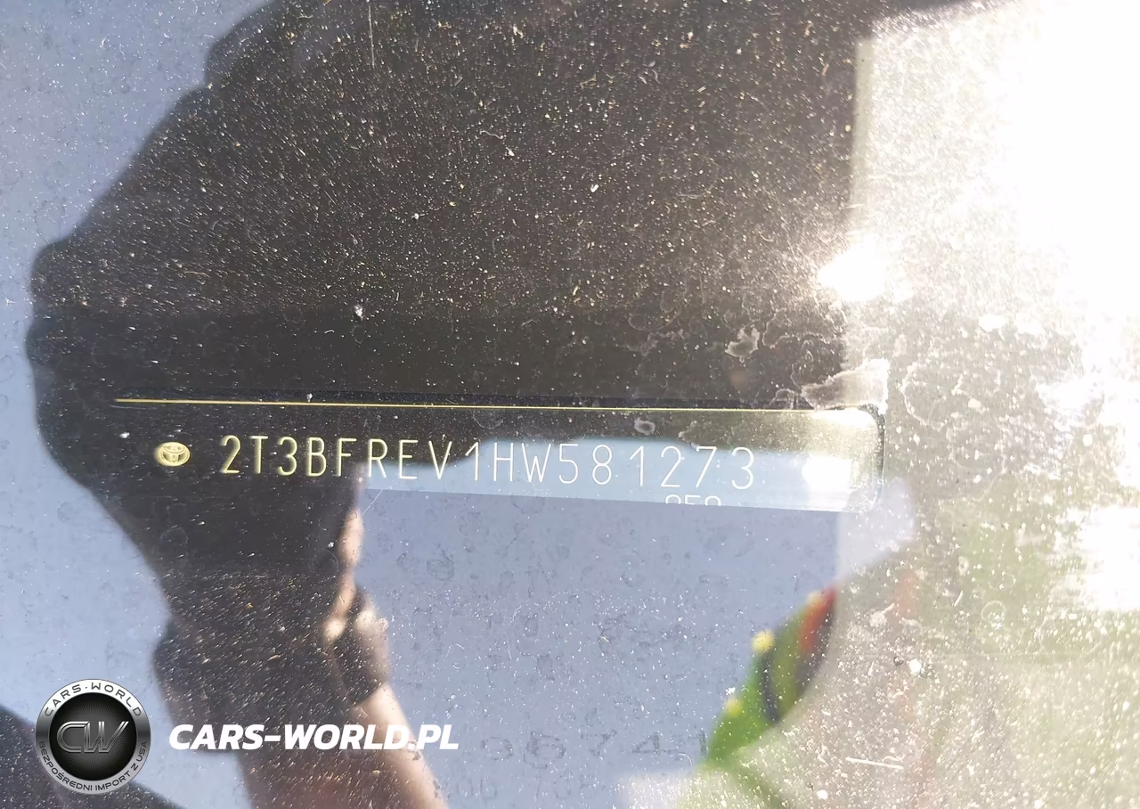 2017 Toyota Rav4 Le VIN:2T3BFREV1HW581273 - 18