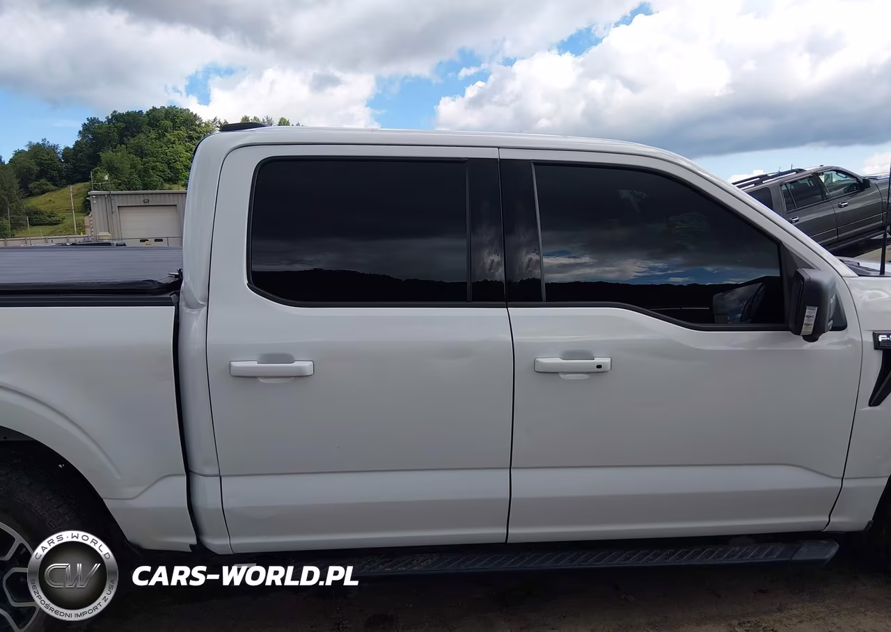 2023 Ford F-150 Xlt VIN:1FTFW1E89PFC16370 - 13
