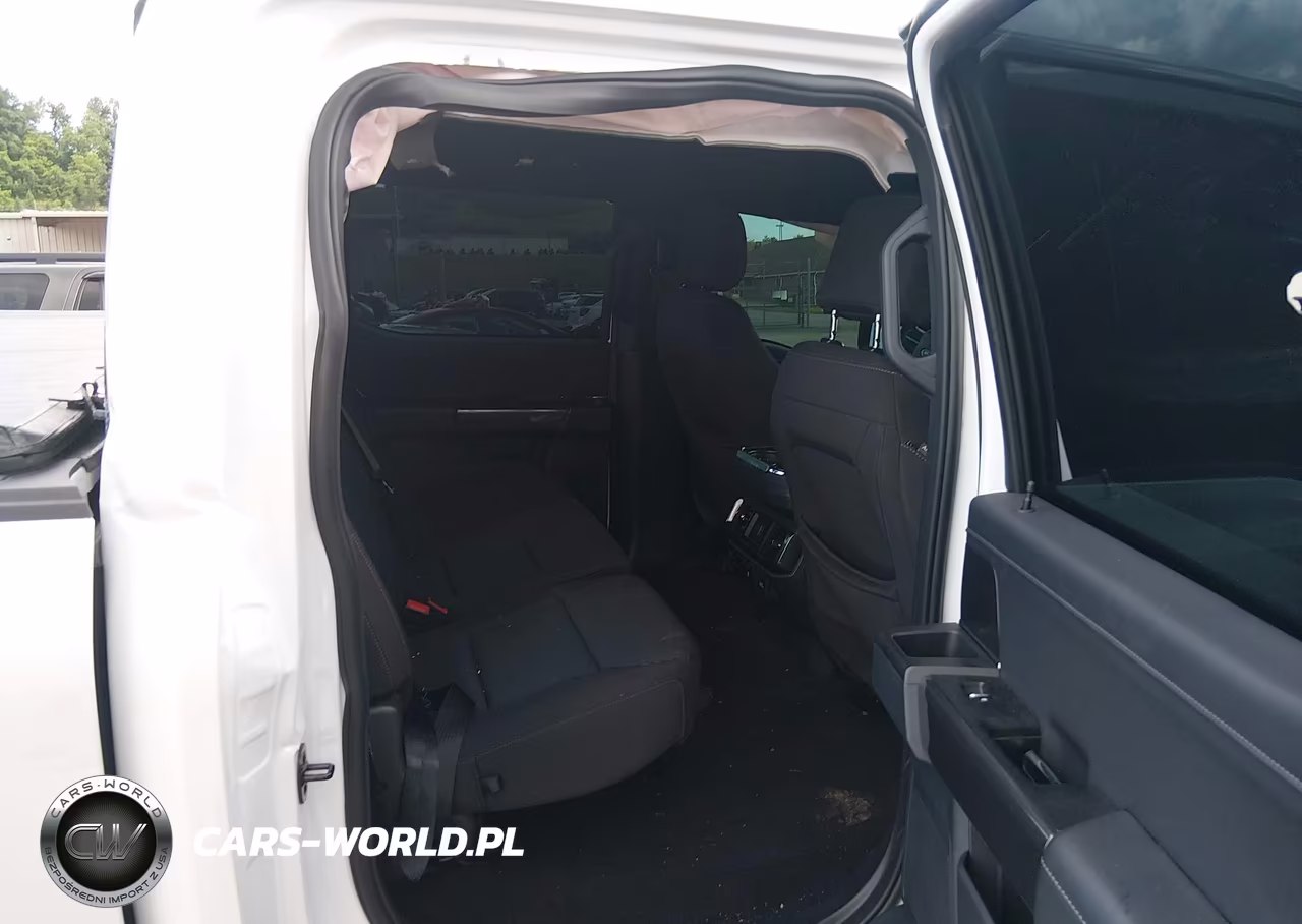 2023 Ford F-150 Xlt VIN:1FTFW1E89PFC16370 - 8