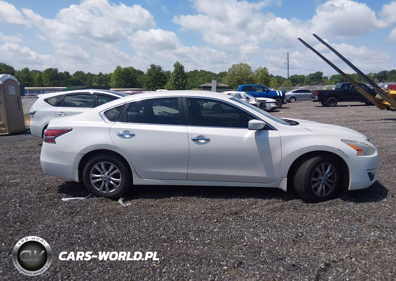 2014 Nissan Altima 2.5 S VIN:1N4AL3AP3EC428682 - 13