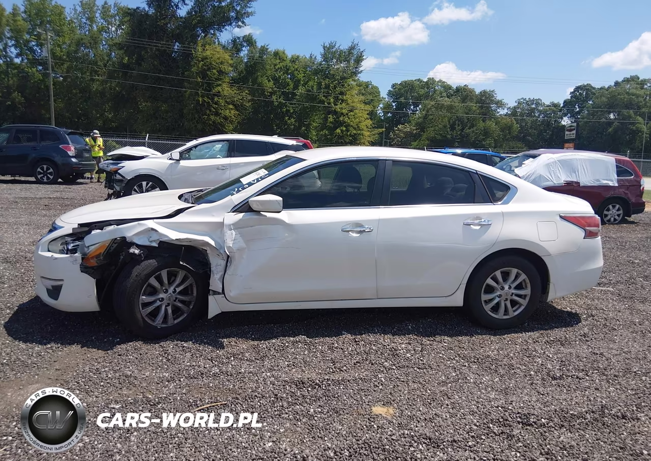 2014 Nissan Altima 2.5 S VIN:1N4AL3AP3EC428682 - 14