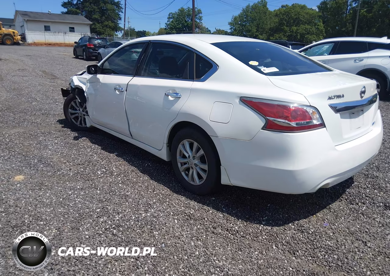 2014 Nissan Altima 2.5 S VIN:1N4AL3AP3EC428682 - 3