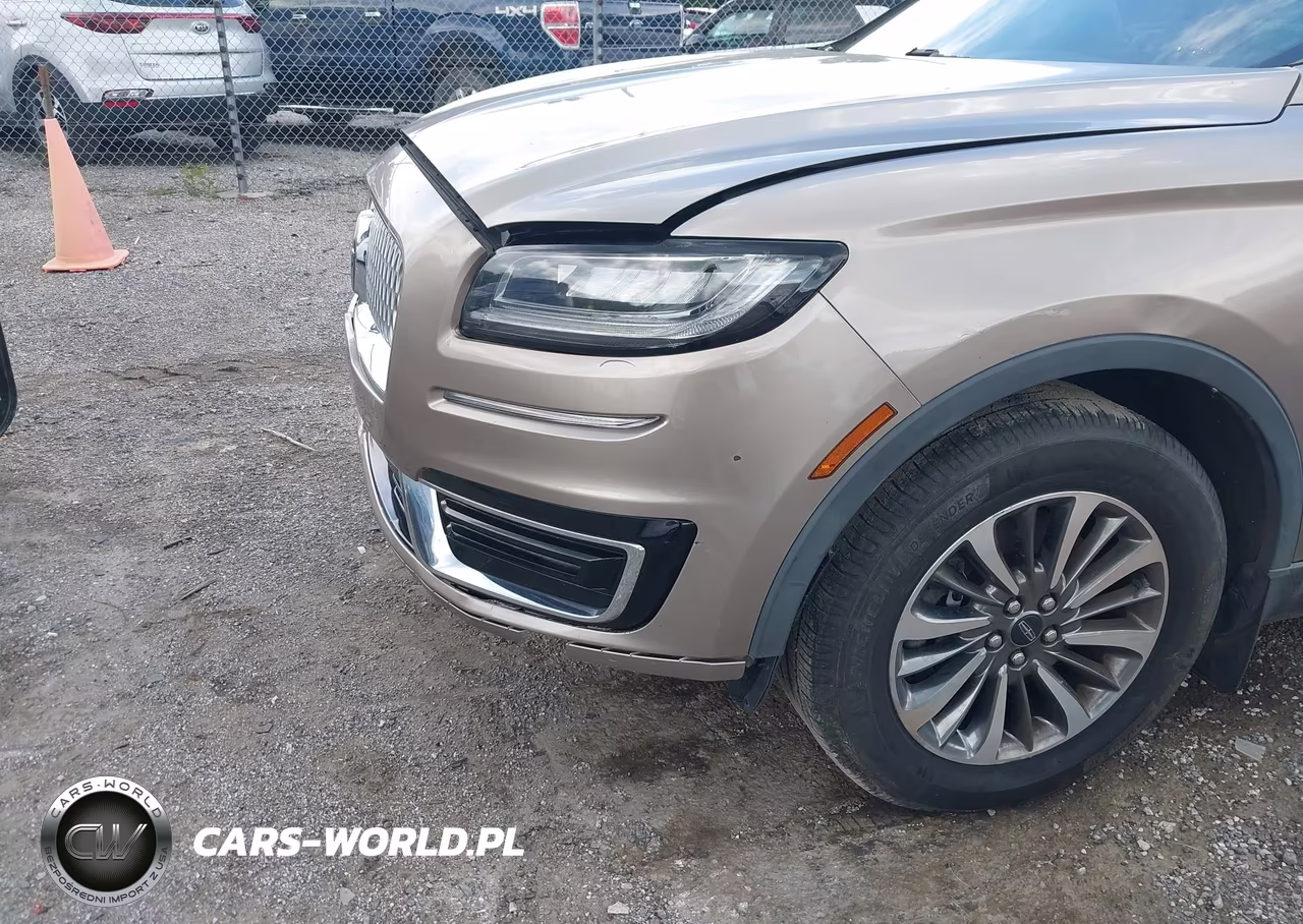 2020 Lincoln Nautilus Standard VIN:2LMPJ6J90LBL35144 - 12