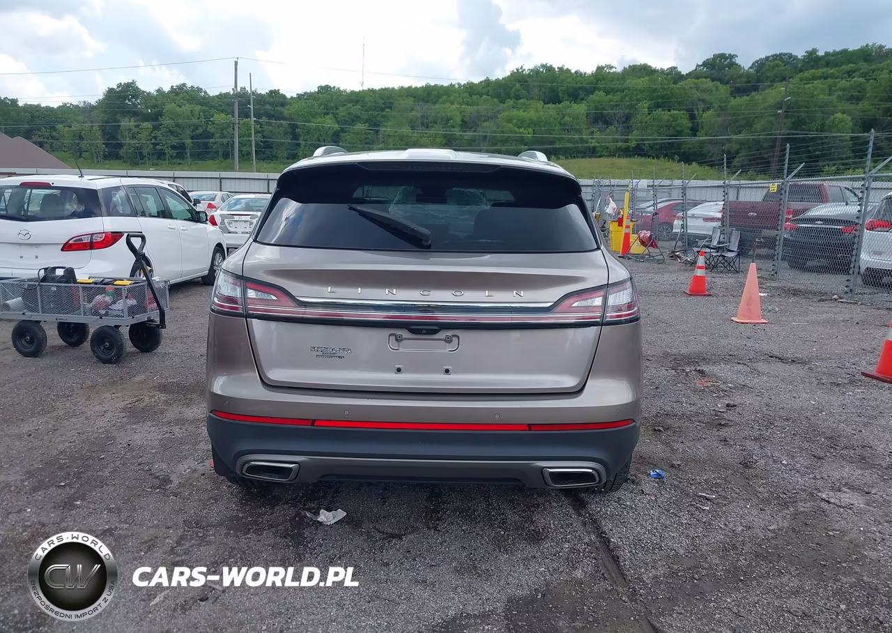 2020 Lincoln Nautilus Standard VIN:2LMPJ6J90LBL35144 - 17