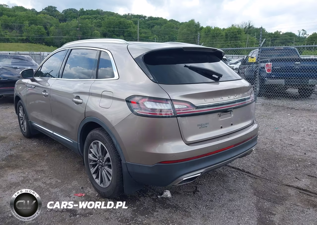 2020 Lincoln Nautilus Standard VIN:2LMPJ6J90LBL35144 - 3