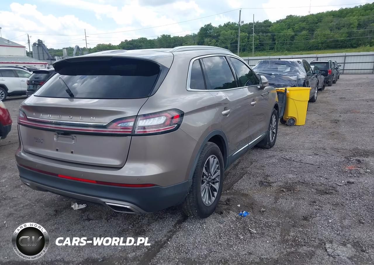 2020 Lincoln Nautilus Standard VIN:2LMPJ6J90LBL35144 - 4