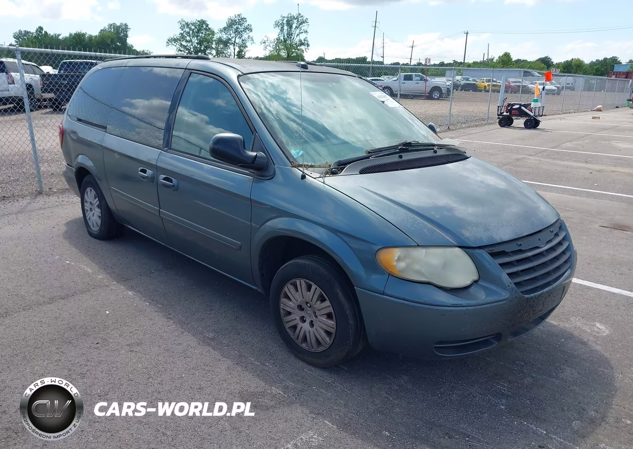 2005 Chrysler Town & Country Lx