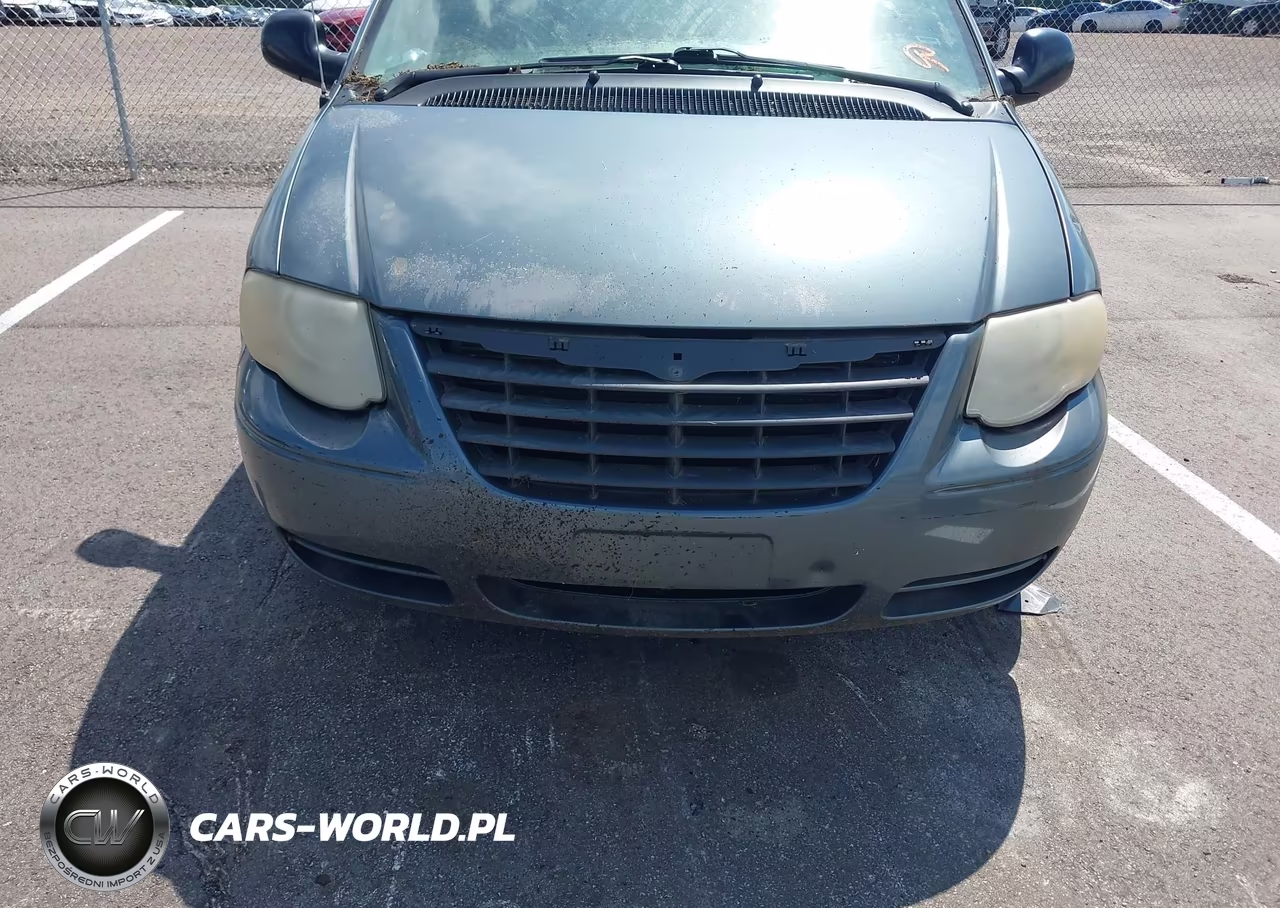2005 Chrysler Town & Country Lx VIN:2C4GP44R55R542881 - 13