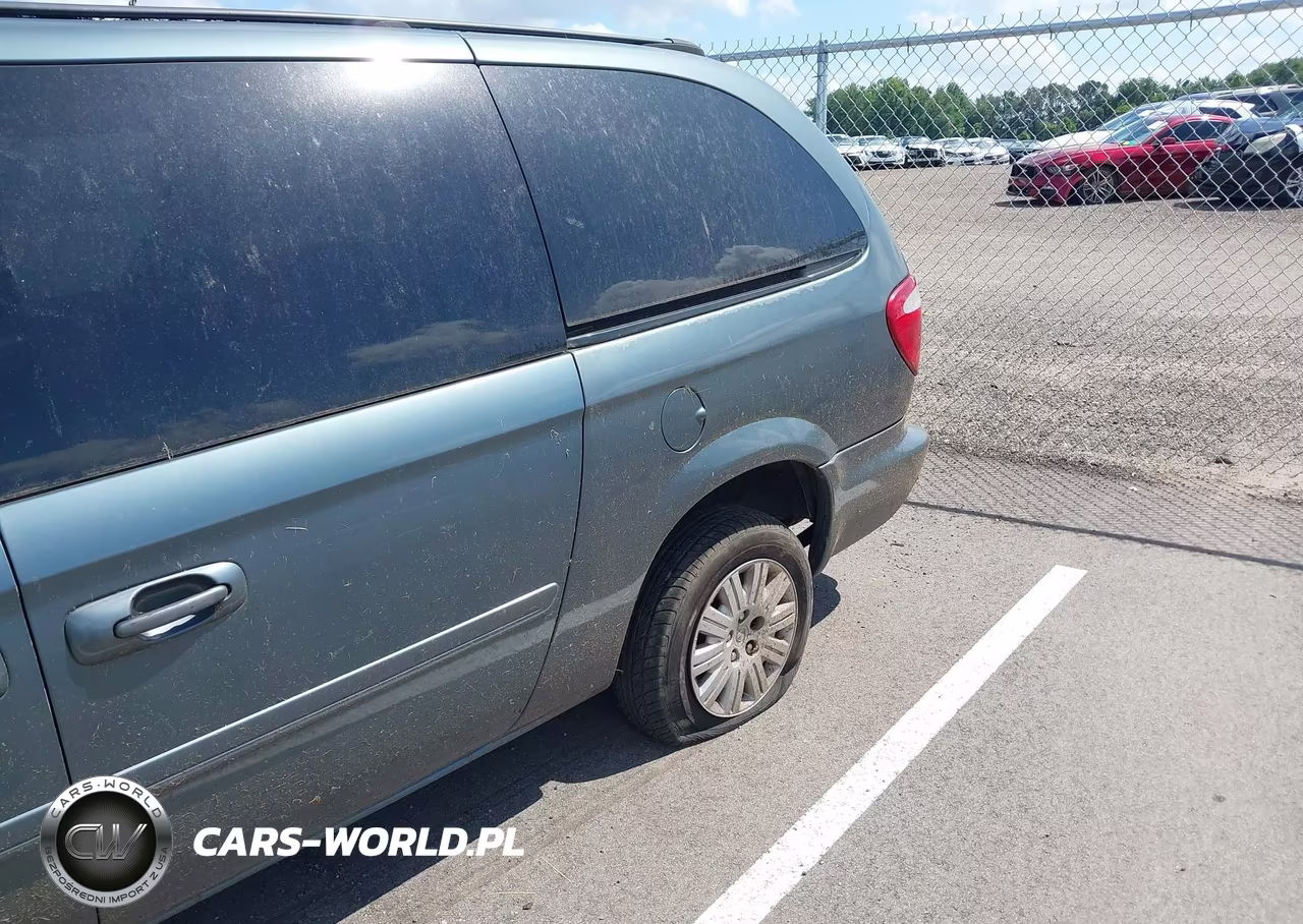 2005 Chrysler Town & Country Lx VIN:2C4GP44R55R542881 - 14
