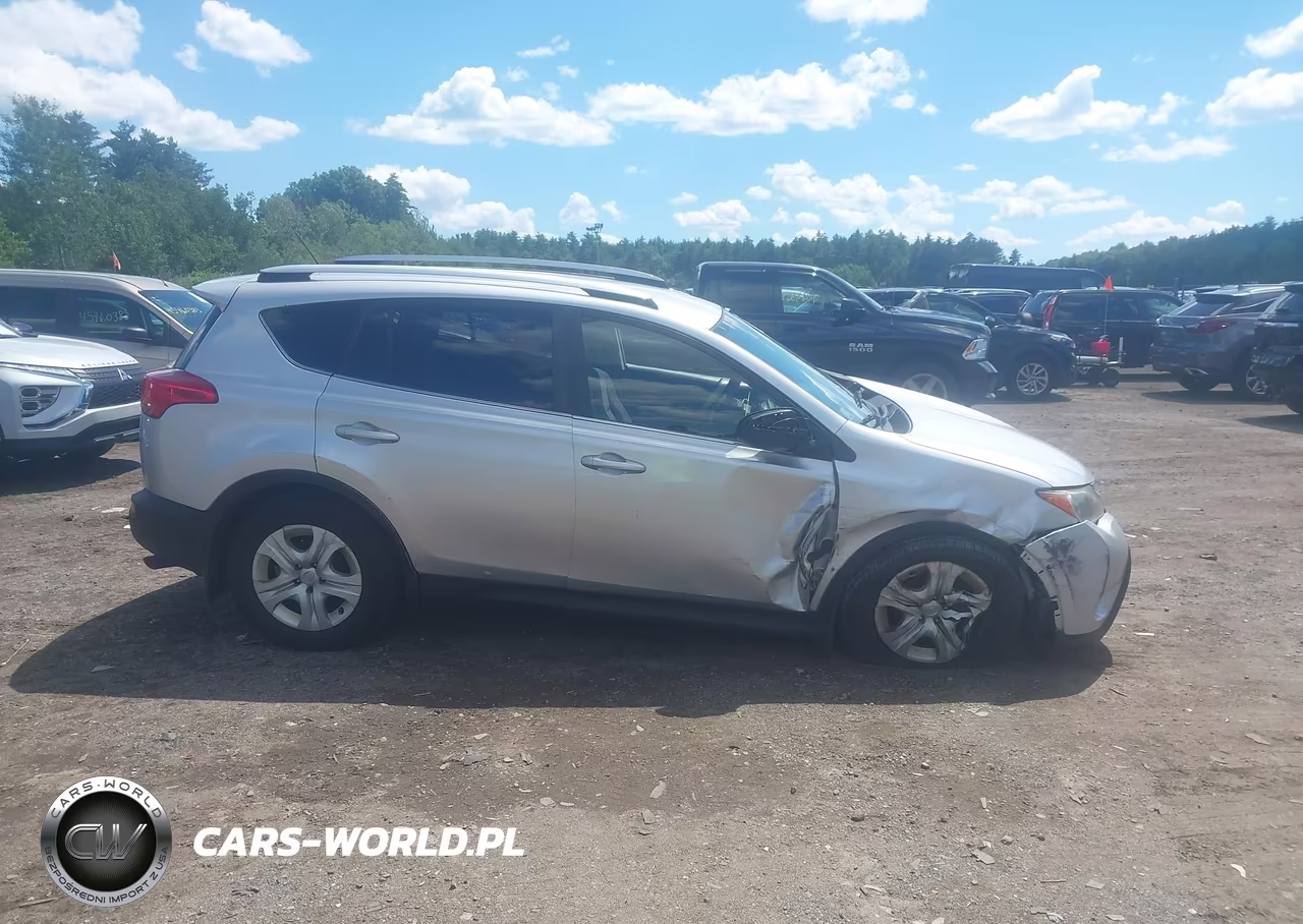 2015 Toyota Rav4 Le VIN:JTMBFREV8FD147796 - 13