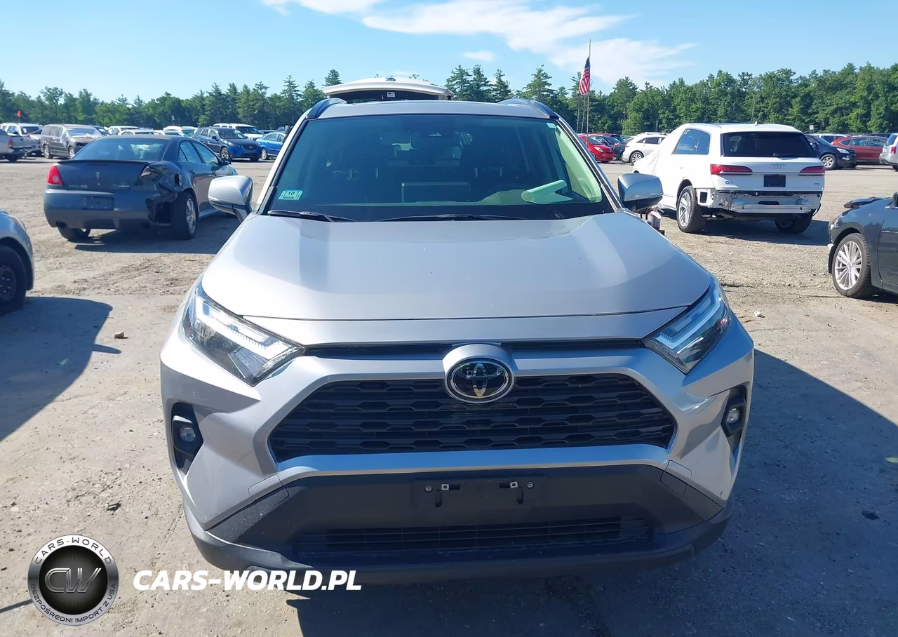 2023 Toyota Rav4 Xle Premium VIN:JTMA1RFV1PD102211 - 13