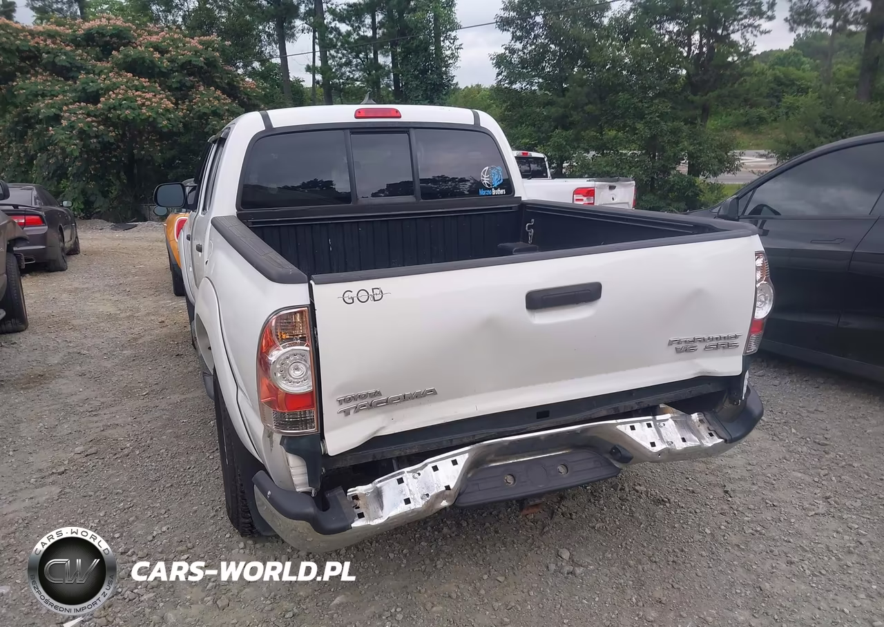 2014 Toyota Tacoma Prerunner V6 VIN:5TFJU4GNXEX054079 - 3